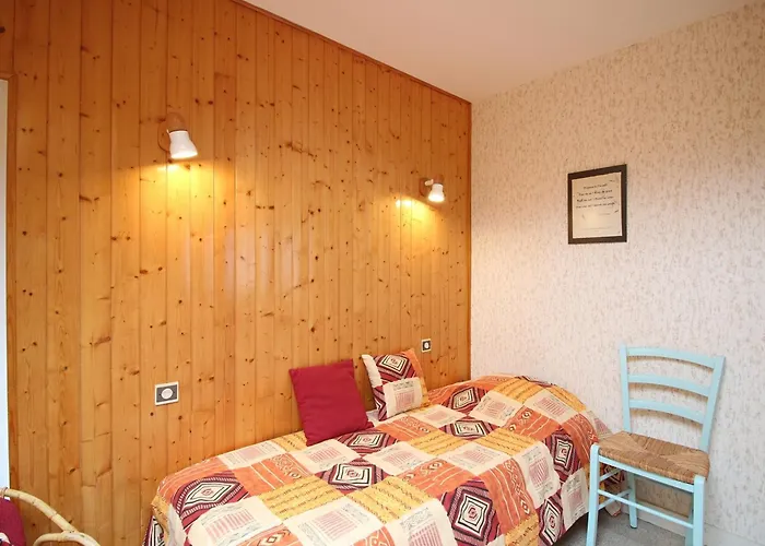 Apartamento Mont-dore: T2 Bis Avec Balcon Et Parking Proche Centre - Fr-1-415-205 Mont-Dore