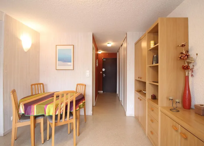 Apartamento Mont-dore: T2 Bis Avec Balcon Et Parking Proche Centre - Fr-1-415-205 Mont-Dore