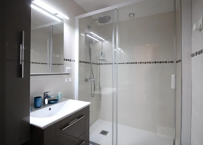 Apartamento Mont-dore: T2 Bis Avec Balcon Et Parking Proche Centre - Fr-1-415-205 *